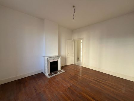 Location Appartement 3 pièces 84m² - Photo 2