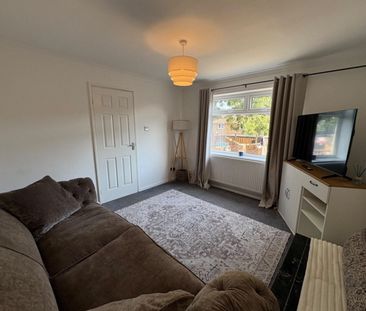 3 bed Town House - To Let - Photo 1