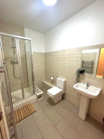 2 bedroom flat to rent - Photo 4