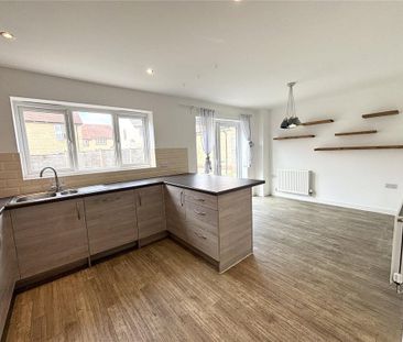 4 bedroom detached house to rent - Photo 5