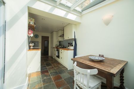 2 Bed Terraced House, St. Louis Road, SE27 - Photo 3