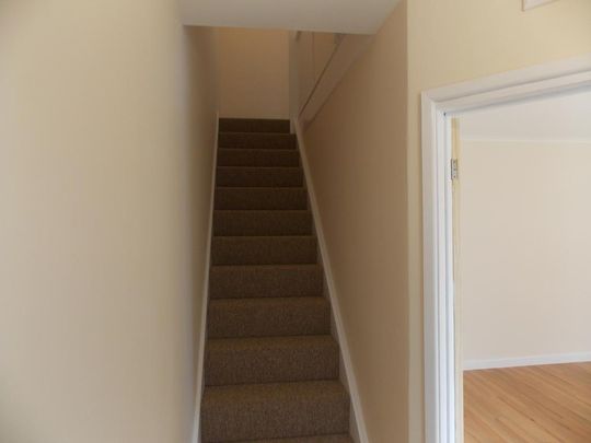 3 bedroom end of terrace house to rent - Photo 1