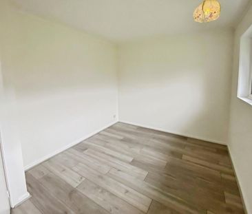 2 bedroom detached bungalow to rent - Photo 2