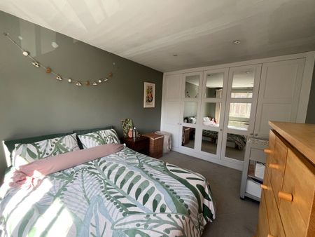 2 Bed Semi-Detached House, Durand Gardens, SW9 - Photo 4