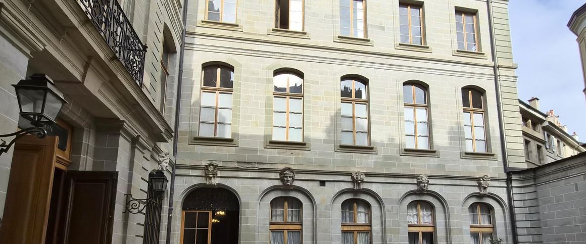 Quartier Vieille-ville – Appartement de 8 pièces au 1er étage - Photo 1
