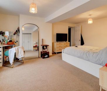 Market Hill, Southam, CV47 0HE - Photo 2