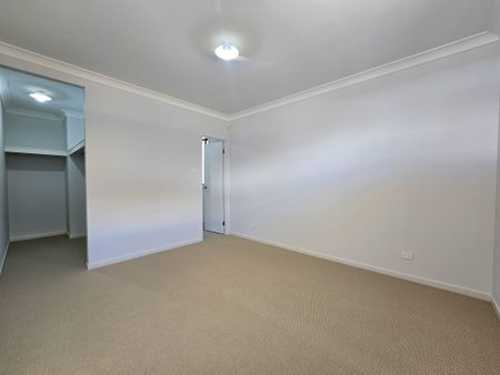 Brand New Family Living in a Prime Oran Park Pocket - Photo 3