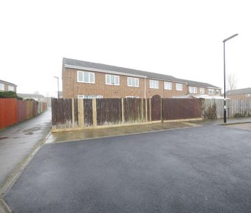 4 bedroom terraced house to rent - Photo 3