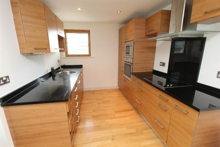 Mcclure House, Leeds City Centre, LS10 1LR - Photo 4