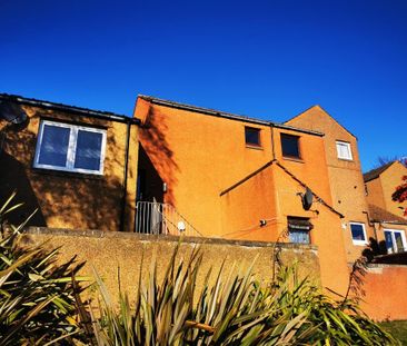 2 bedroom maisonette to rent - Photo 2