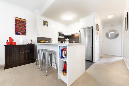 2/1066 Lygon Street, Carlton North VIC 3054 - Photo 2