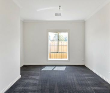 14 Chifley Avenue, Hope Valley SA, Belconnen - Photo 4