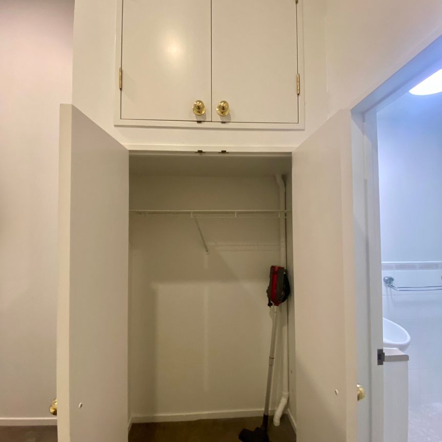 Stylish Furnished Studio in Prime Location - Photo 1