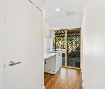 Spacious 4x2 Family Home in a Tranquil Coodanup Location - Photo 1