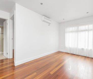 The Perfect Blend of Comfort & Convenience - Photo 3