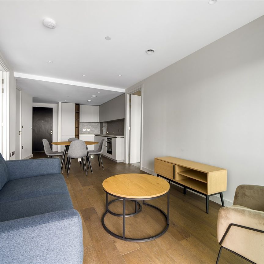 Available from 03/12/2026 - 2 Bed Apartment, Furnished - Photo 1