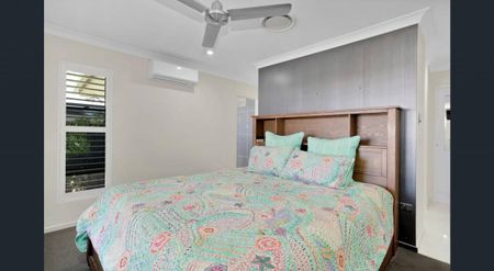 Stylish Executive Living in Highly Sought-After Area - Photo 2