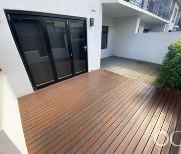 Open the Door to Comfort, Convenience and Courtyard Charm - Photo 4