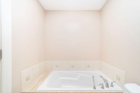 For Lease - 700 Sussex Drive Unit# 403, Lower Town - Sandy Hill, Ontario - Photo 2