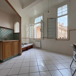 Location T1/2 Rénové 2025, quartier Cardeurs - Photo 2