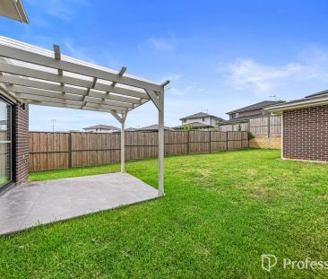 “Family Home in High Grove Estate” - Photo 3