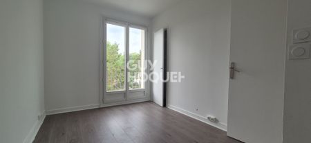 DERNIER ETAGE F3 55.65 m2 CENTRE VILLE - Photo 2