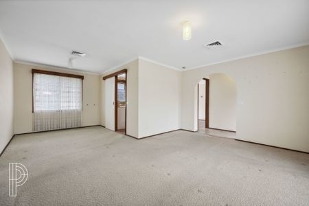 A place to call home for a short term lease. Only available for up to a 6-month lease. - Photo 5