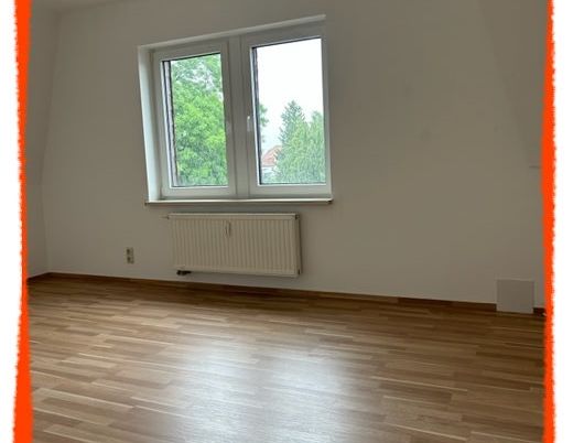 2-Zimmer-Dachwohnung mit Dusche +++ Einzug sofort möglich +++ preiswert zu vermieten! - Foto 1