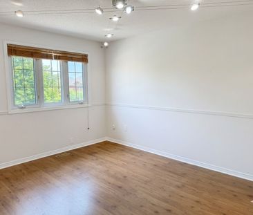 For Lease - 37 Versailles Court, Richmond Hill, Ontario - Photo 2