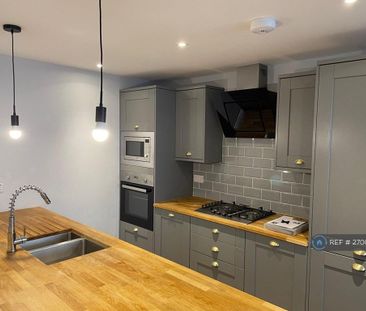 2 bedroom terraced house to rent - Photo 4