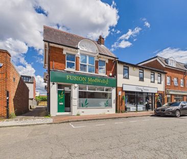 1 bedroom Flat in Camp Road, Farnborough - Photo 4