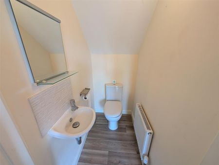 3 bedroom semi-detached house to rent - Photo 3