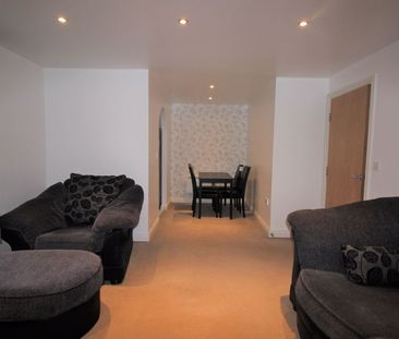 2 bed flat to rent in - Photo 5