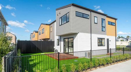 Stylish 3-Bedroom Home with Study - Photo 4