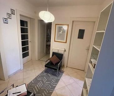 Charming 3.5-room apartment on the 2nd floor in Lausanne - Photo 3