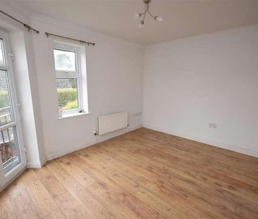 Downham Court, Downham Road South, Heswall, CH60 - Photo 5