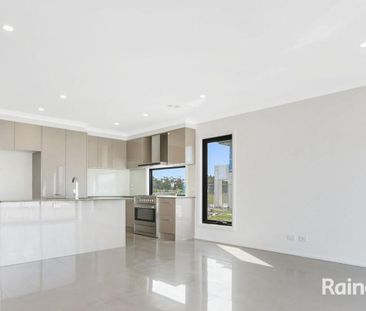 14 Luster Circuit, Cranbourne South, VIC 3977 - Photo 5