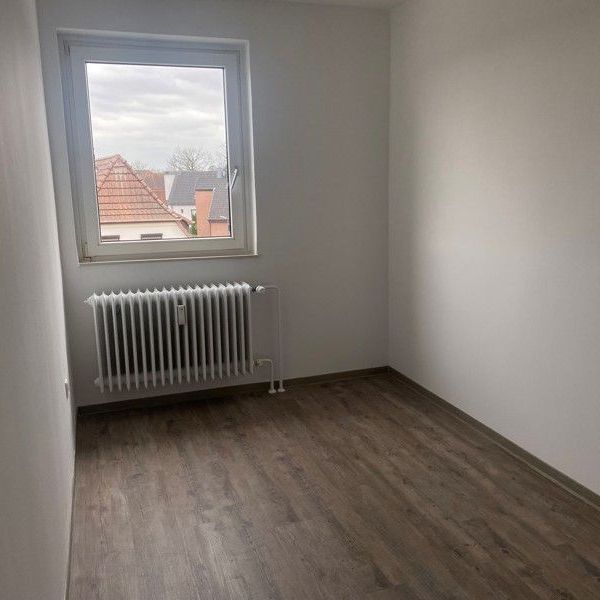 Renovierte 4-Zimmer-Wohnung mit Balkon - Foto 1