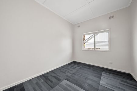 Home For Rent - Photo 4