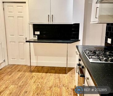 2 bedroom end of terrace house to rent - Photo 1