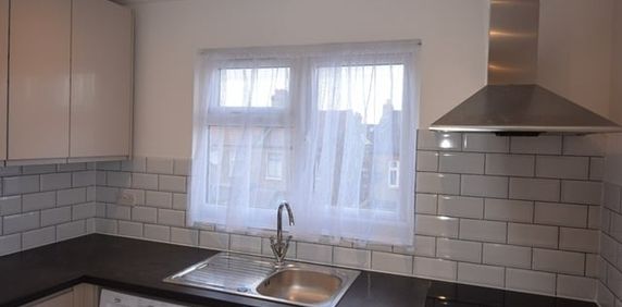 Studio Flat, Caulfield Road, E6 - Photo 2