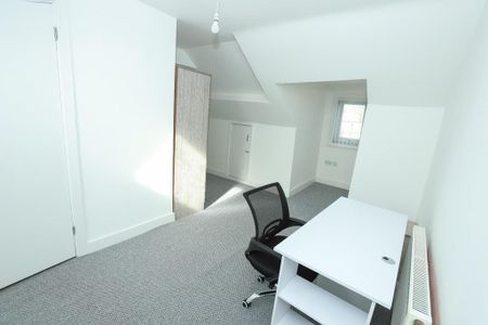 5 bedroom terraced house to rent - Photo 3