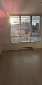 Corner Unit 3rd floor Spacious and Bright apartment for rent - Photo 4