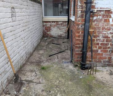 2 bedroom terraced house to rent - Photo 3