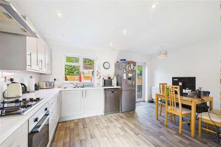Nuthurst, Bracknell, Berkshire, RG12 - Photo 5