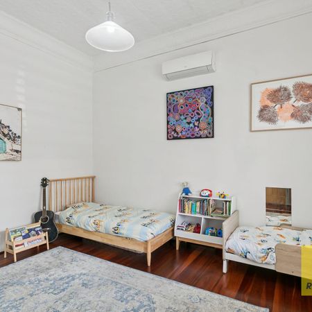 Charm and Modern Comfort - Gorgeous Family Home - Photo 2