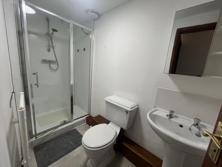 2 bedroom end of terrace house to rent - Photo 5