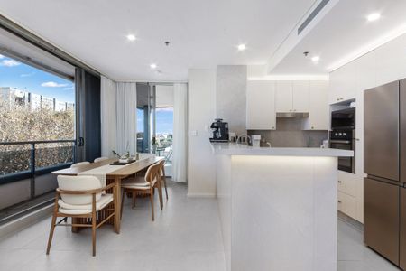 Well-Maintained Three-Bedroom Apartment I Pool & Gym - Photo 5