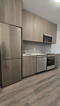 For Lease - 7439 Kingston Road Unit# 321, Toronto, Ontario - Photo 1
