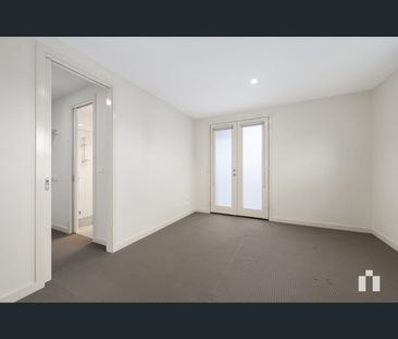40 Waterway Boulevard, Doreen, Vic 3754 - Photo 2